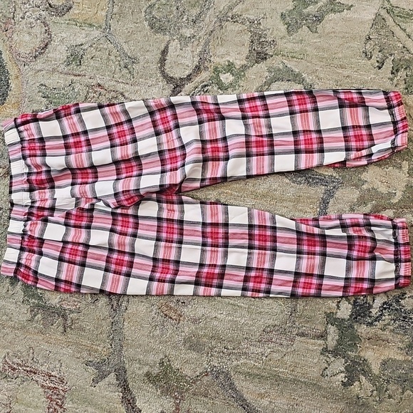 Victoria's Secret Pink and Black Plaid Pajama Pants - Picture 6 of 11